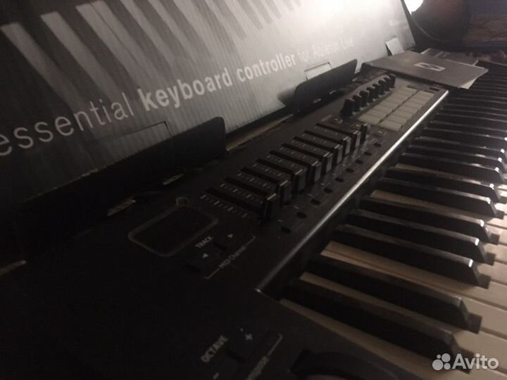 Миди клавиатура novation launchkey 61