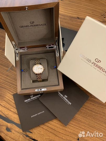 Часы женские Girard-Perregaux