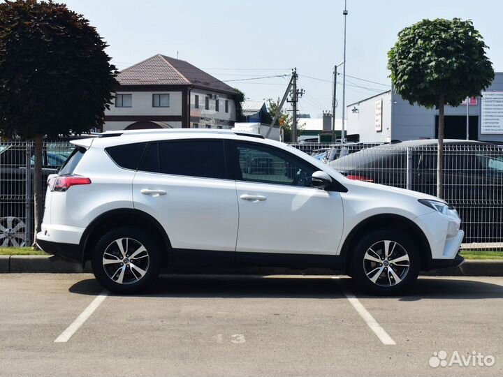 Toyota RAV4 2.2 AT, 2019, 50 000 км