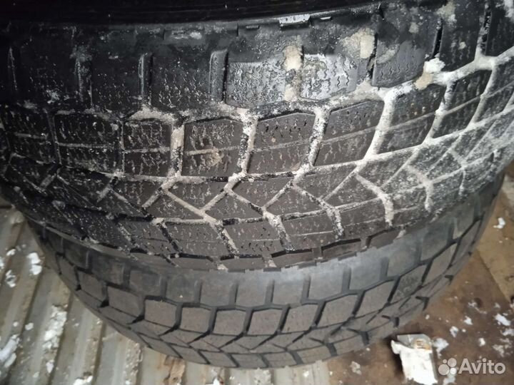 Maxxis Arctic Trekker SP03 215/60 R17