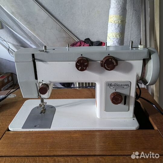 Швейная машина Чайка 143