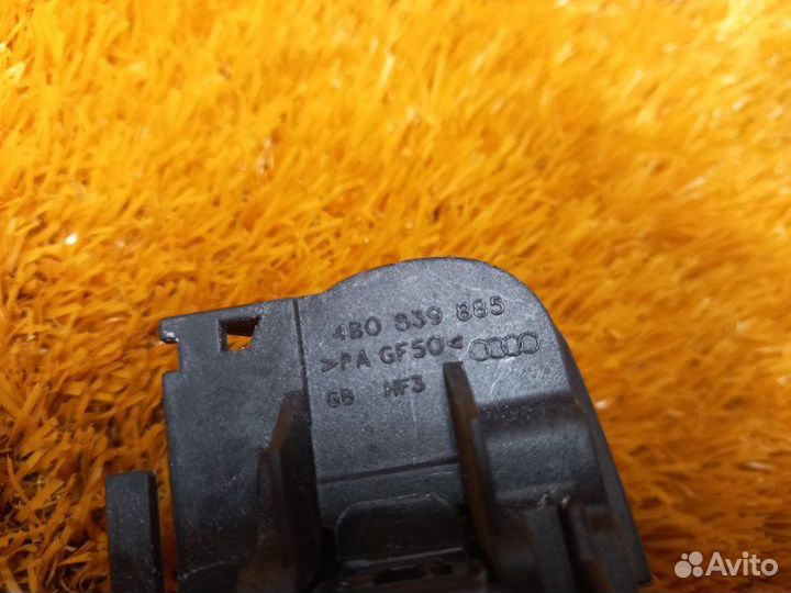 Ручка двери внешняя передняя левая Audi A4 B7/8E