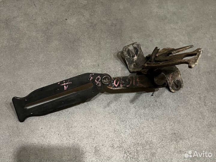 Замок капота audi a6/100 c4