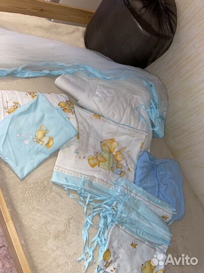 Комплект в детскую кроватку с балдахином