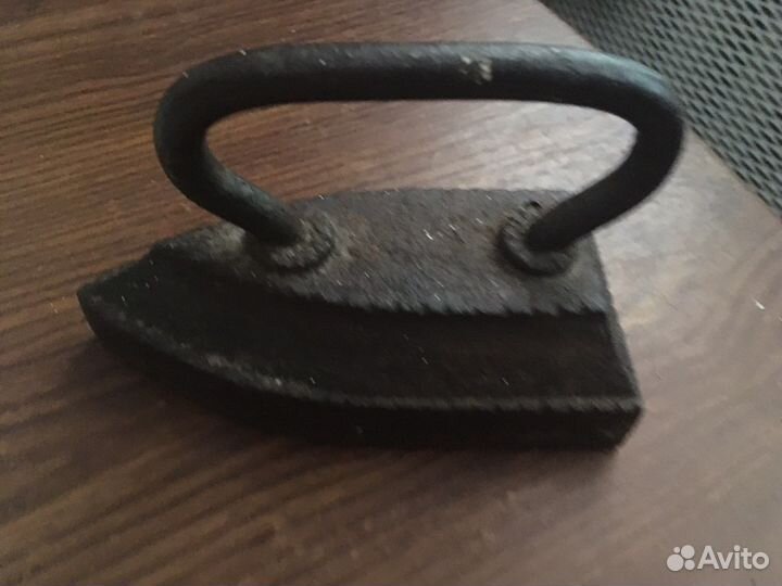 Утюг чугунный