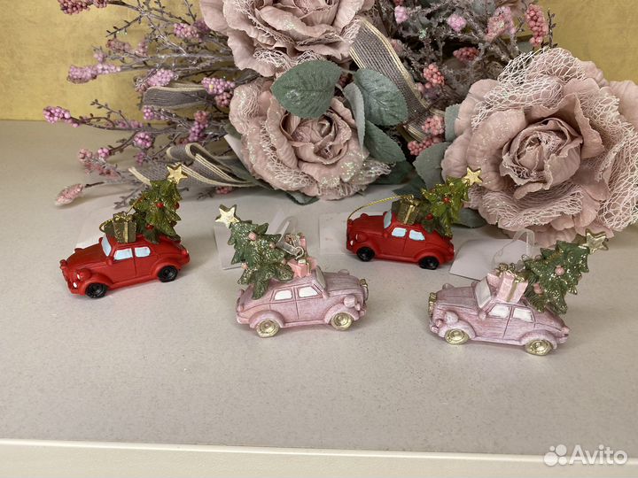 Новогодняя елочная игрушка машинка с ёлкой