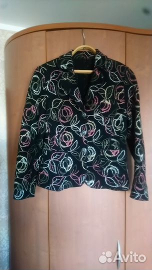 Пиджаки и жакеты женские 48 50