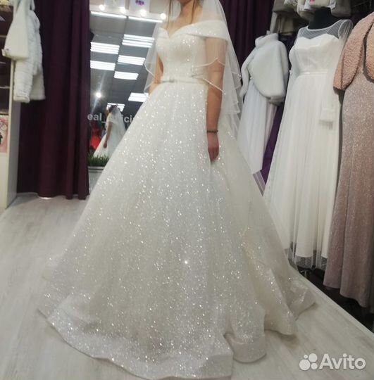 Свадебное платье