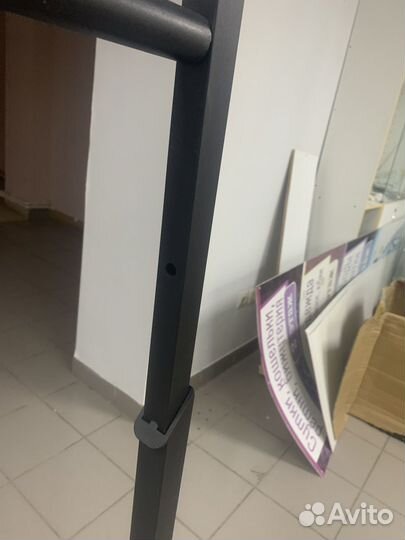 Вешалка для одежды напольная металлическая