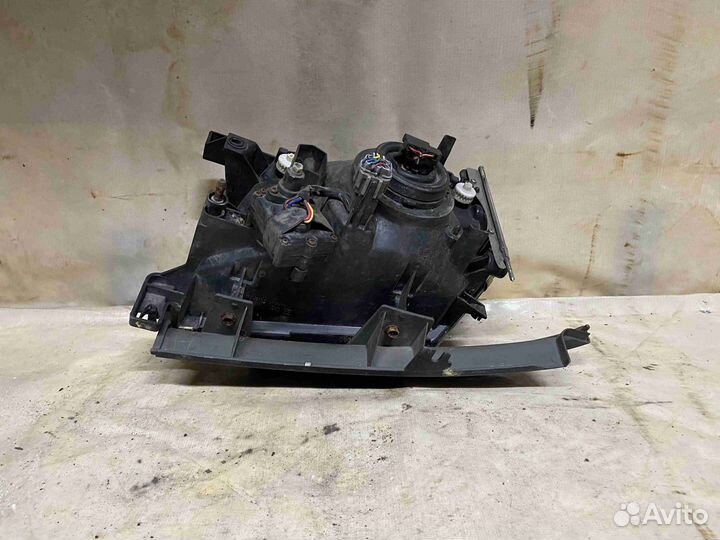 Фара правая Nissan Patrol