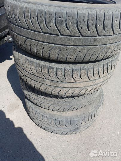 Bridgestone Ice Cruiser 7000 235/65 R17