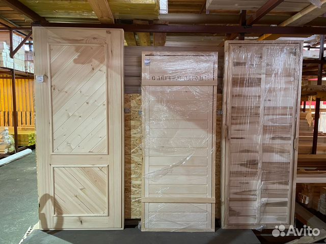 Дверь деревянная в баню