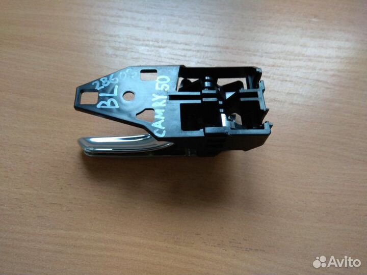 Ручка внутренняя двери задней левой Toyota Camry
