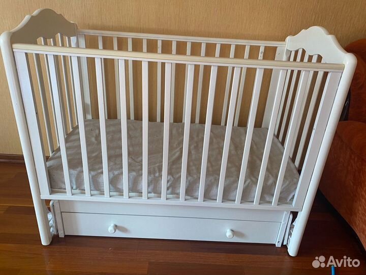 Детская кроватка