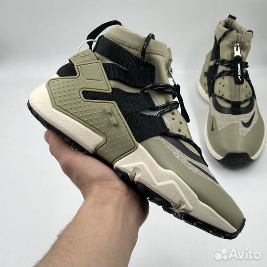 Кроссовки Nike Air Huarache Gripp Lux