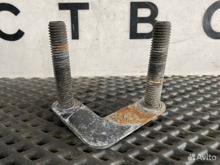 Кронштейн ящика акб Renault T 1 2018 21514379