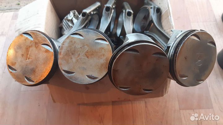 Шатунна поршневая группа