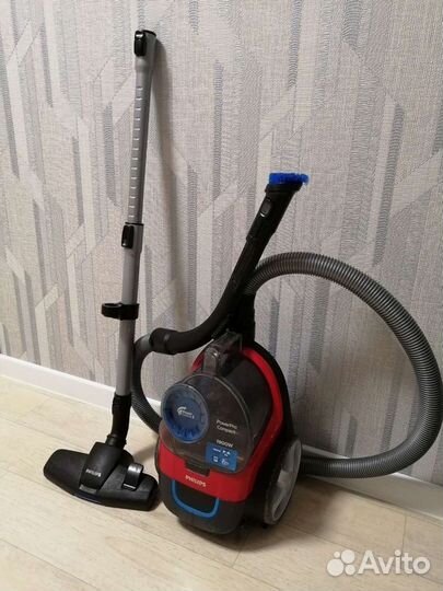 Пылесос Philips FC9351 PowerPro Compact, красный