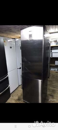 Холодильник Samsung
