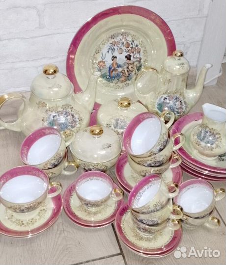 Фарфоровый чайный, кофейный сервиз 