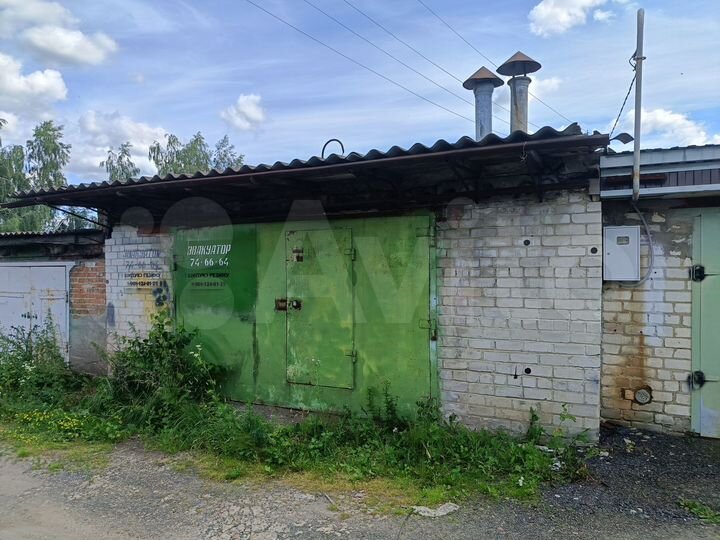 Гараж, > 30 м²