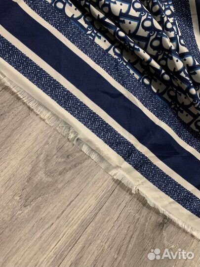 Легкий шелковый платок Dior синий новый