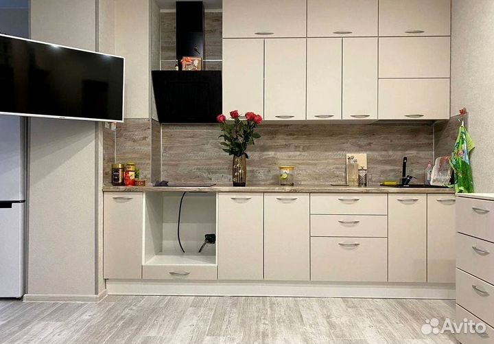 Кухня в потолок на заказ