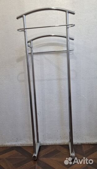 Вешалка для одежды напольная металлическая