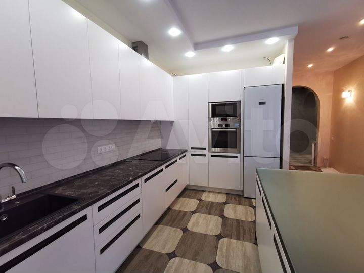 Дом 215,8 м² на участке 12 сот.