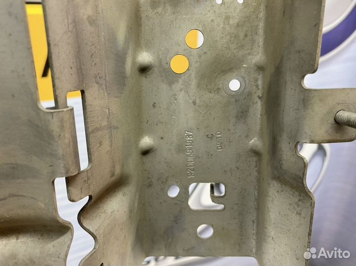 Кронштейн Renault megane 3