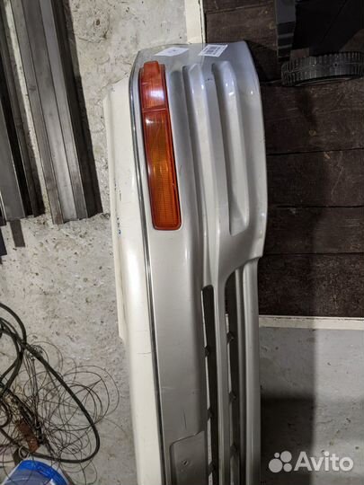 Передний бампер Toyota Celsior / Lexus LS UCF20