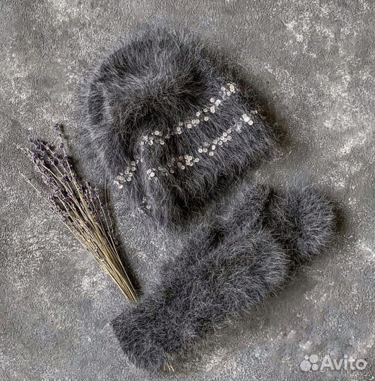 Шапка и варежки из ангоры (италия пряжа)