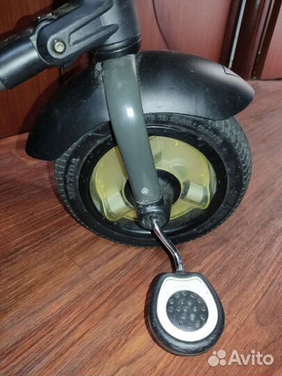 Детский велосипед с ручкой б/у