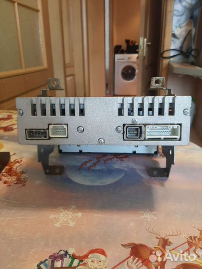 Магнитола в авто (кода нет )