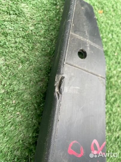 Накладка на порог задняя правая Nissan Terrano D10