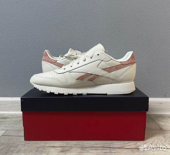 Женские кроссовки Reebok Classic Leather ART.GY717