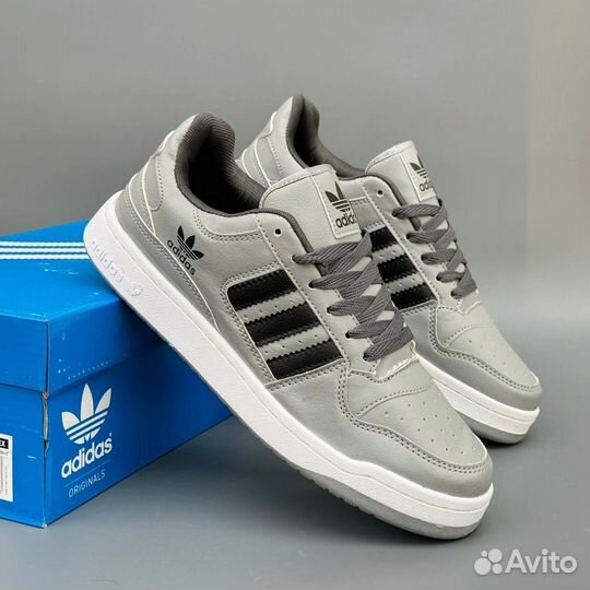 Adidas мужские кроссовки новые