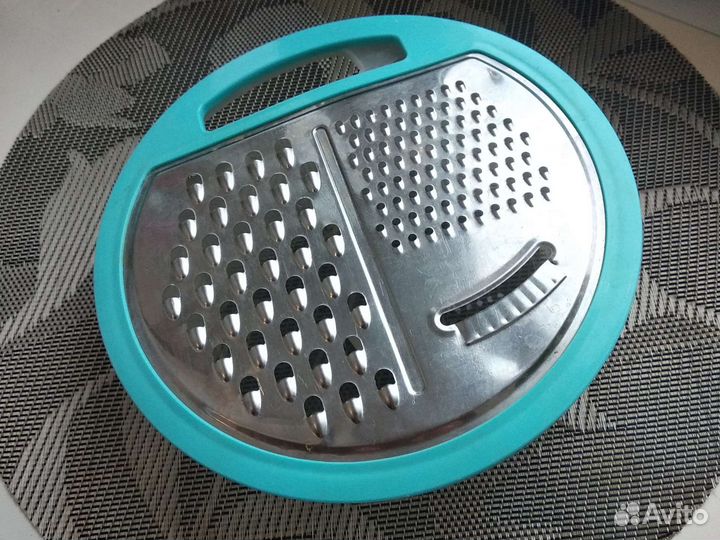 Терка с лотком контейнером