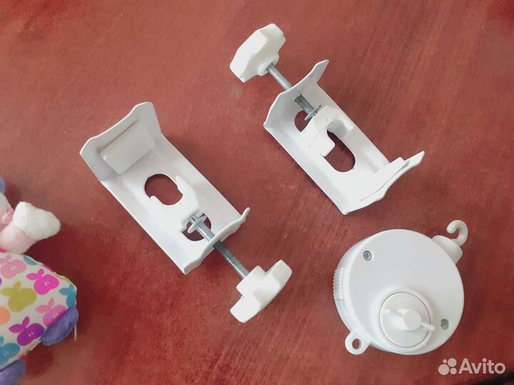 Музыкальный мобиль на кроватку