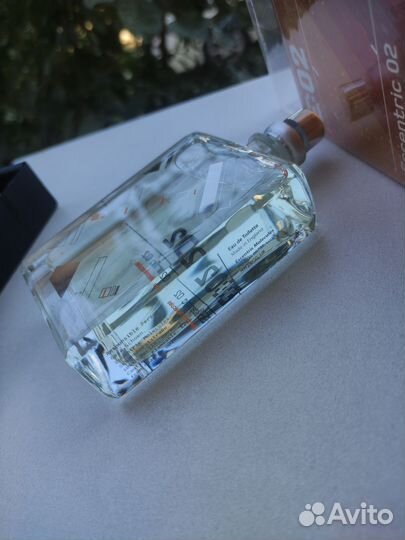 Escentric Molecule 02