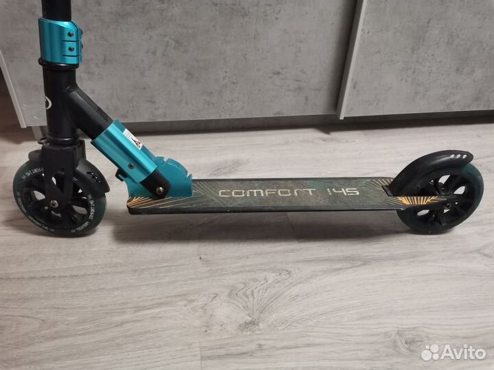 Самокат со светящимися колесами