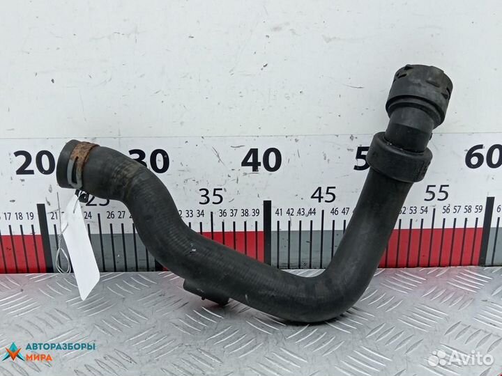 Патрубок радиатора Volkswagen Passat B5 2001