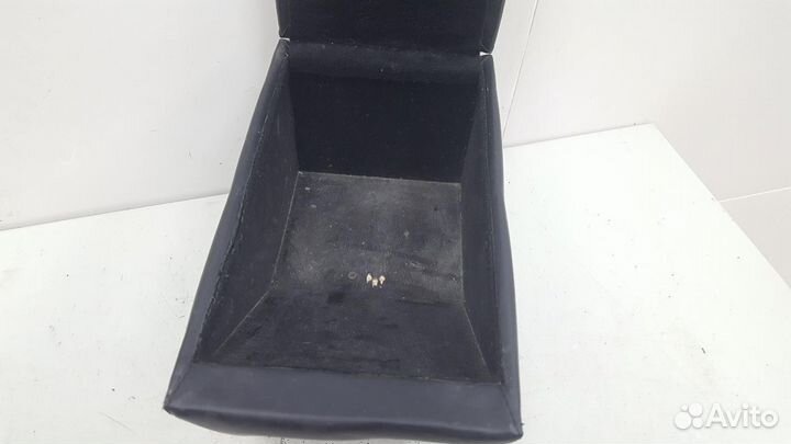 Консоль между сидениями тоннель подлокотник