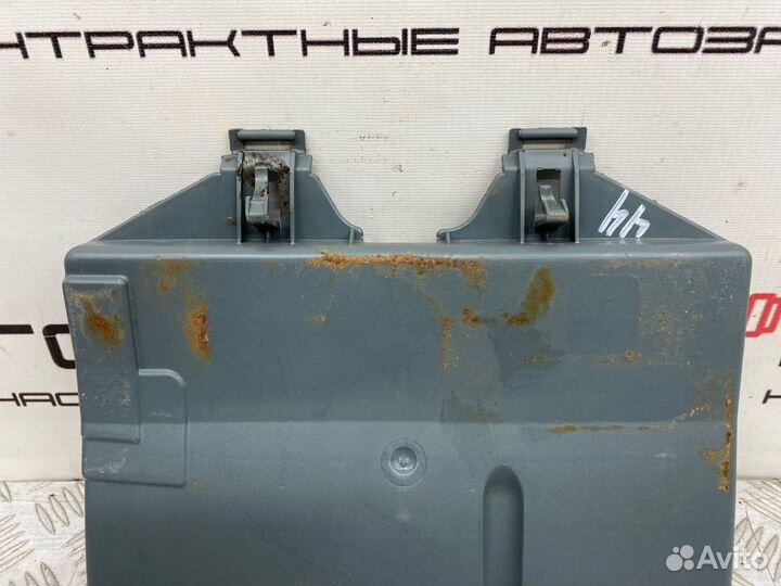 Б/У Площадка под аккумулятор (крепление акб)