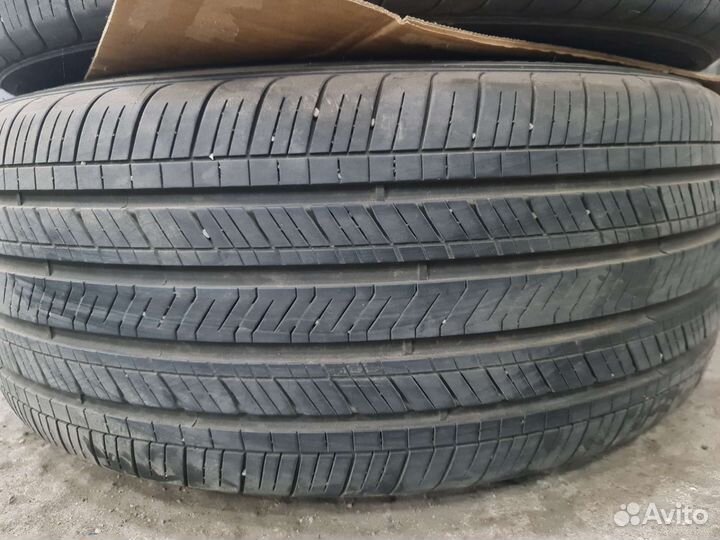 Goodyear Eagle Touring 235/40 R19
