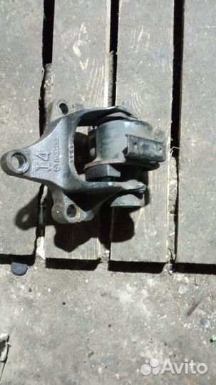 Опора двигателя передне левая (Mazda CX-7)