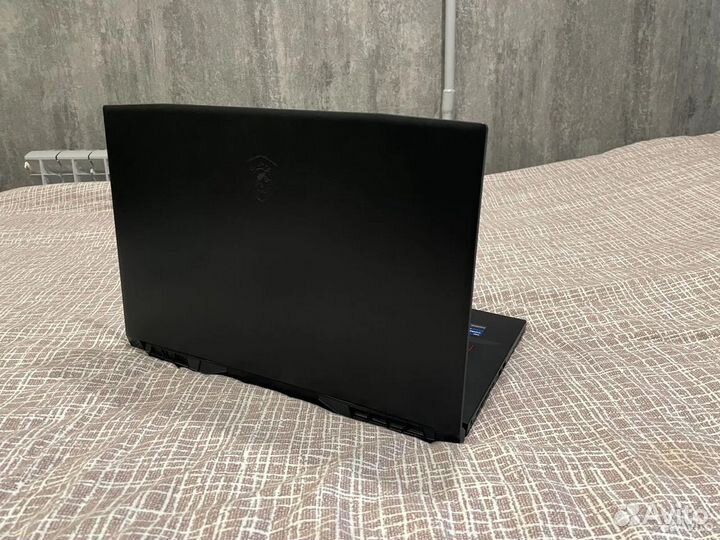 Ноутбук MSI GF76 Katana 12UD-238RU черный