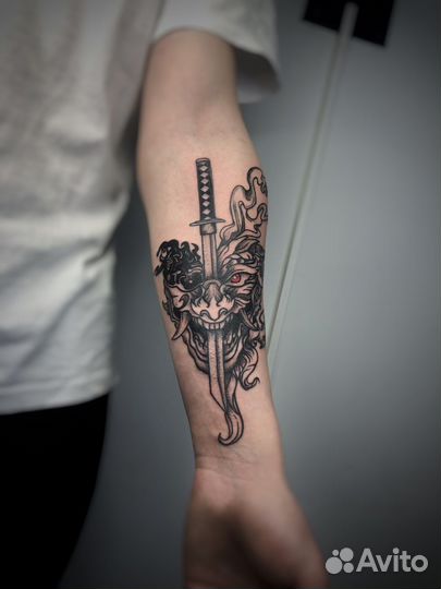 Татуировки на модели бесплатно