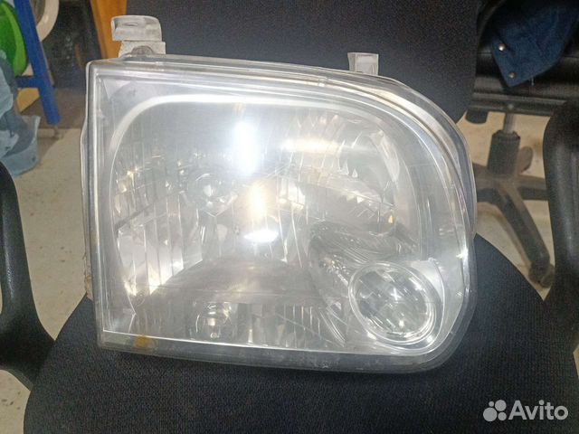 Фара toyota tundra