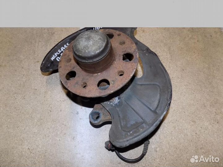 Кулак поворотный передний левый W203 2000-2006